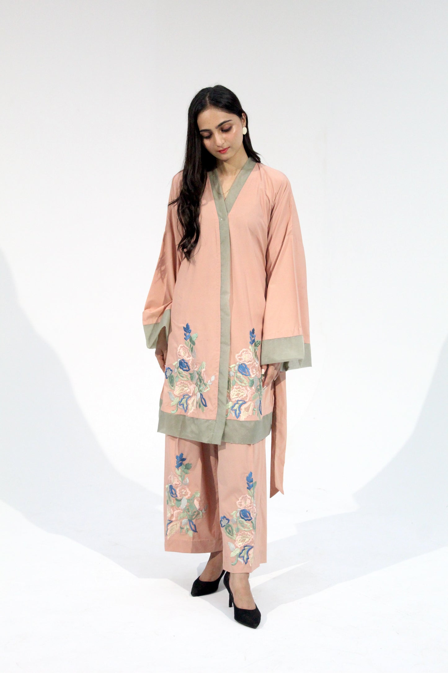 Rosebay - Sangemur Handmade Embroidered Two Piece Korean Kimono Style Set
